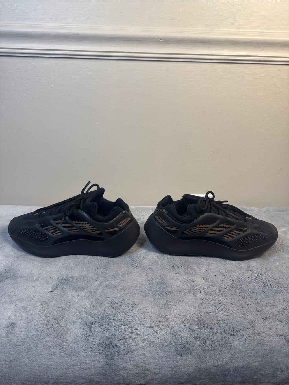 Adidas Yeezy 700 V3 Clay Brown Black - Men's Size 10.5